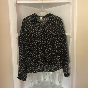 Forever 21 Black & White Button Down Blouse size S